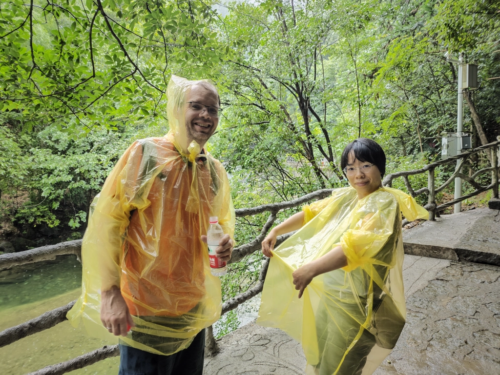 Rong und Stefan, Wandern im Regen