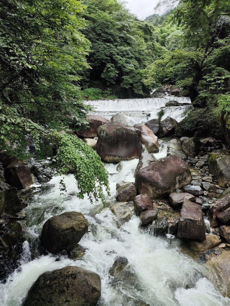 Huang Shan - ein Bach