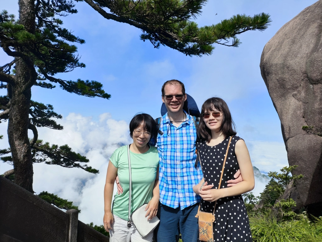 Rong, Matorina und Stefan kurz nach dem Lotus Peak