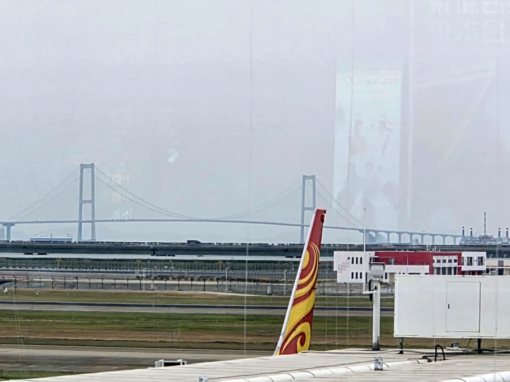 Shenzhen - Zhongshan LINK, Blick vom Shenzhen Flughafen