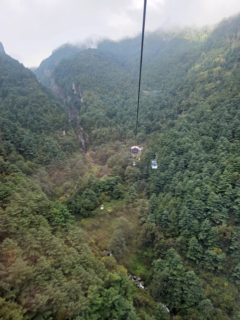 Die erste Seilbahn in das Cangshan Gebirge