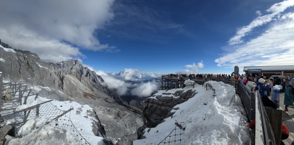 Blick auf die obere Seilbahnstation