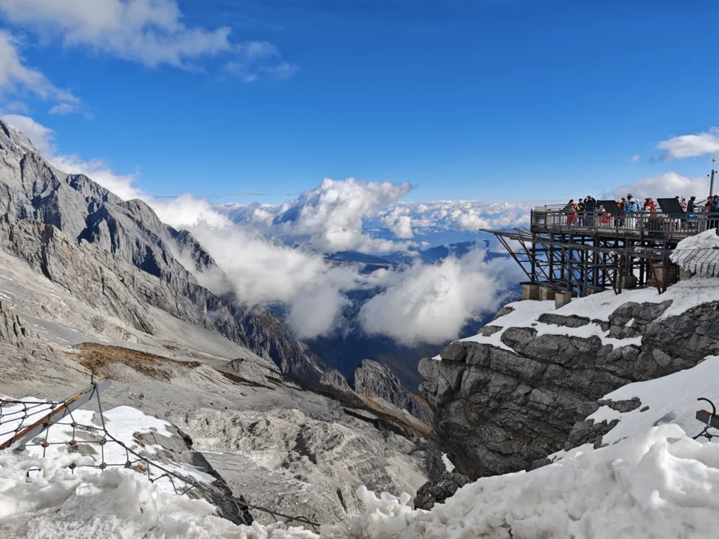 Blick auf die obere Seilbahnstation