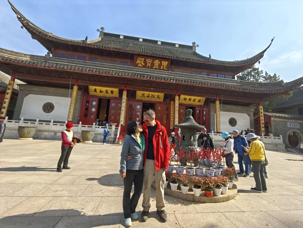 Rong, Stefan und WangHong am Parkeingang